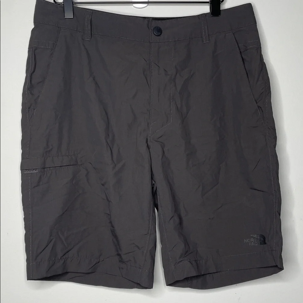 The North Face Men's Charcoal Shorts Size 32